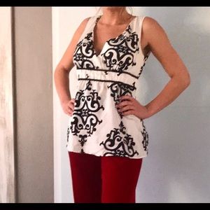 🌸Black and White silky top/ B&W /XS
